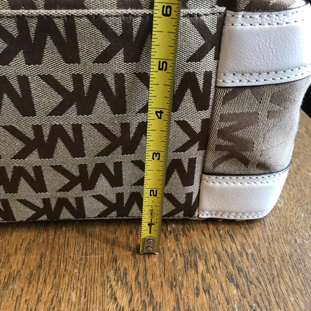 Michael Kors Ludlow Signature Handbag EUC - Picture 5 of 14
